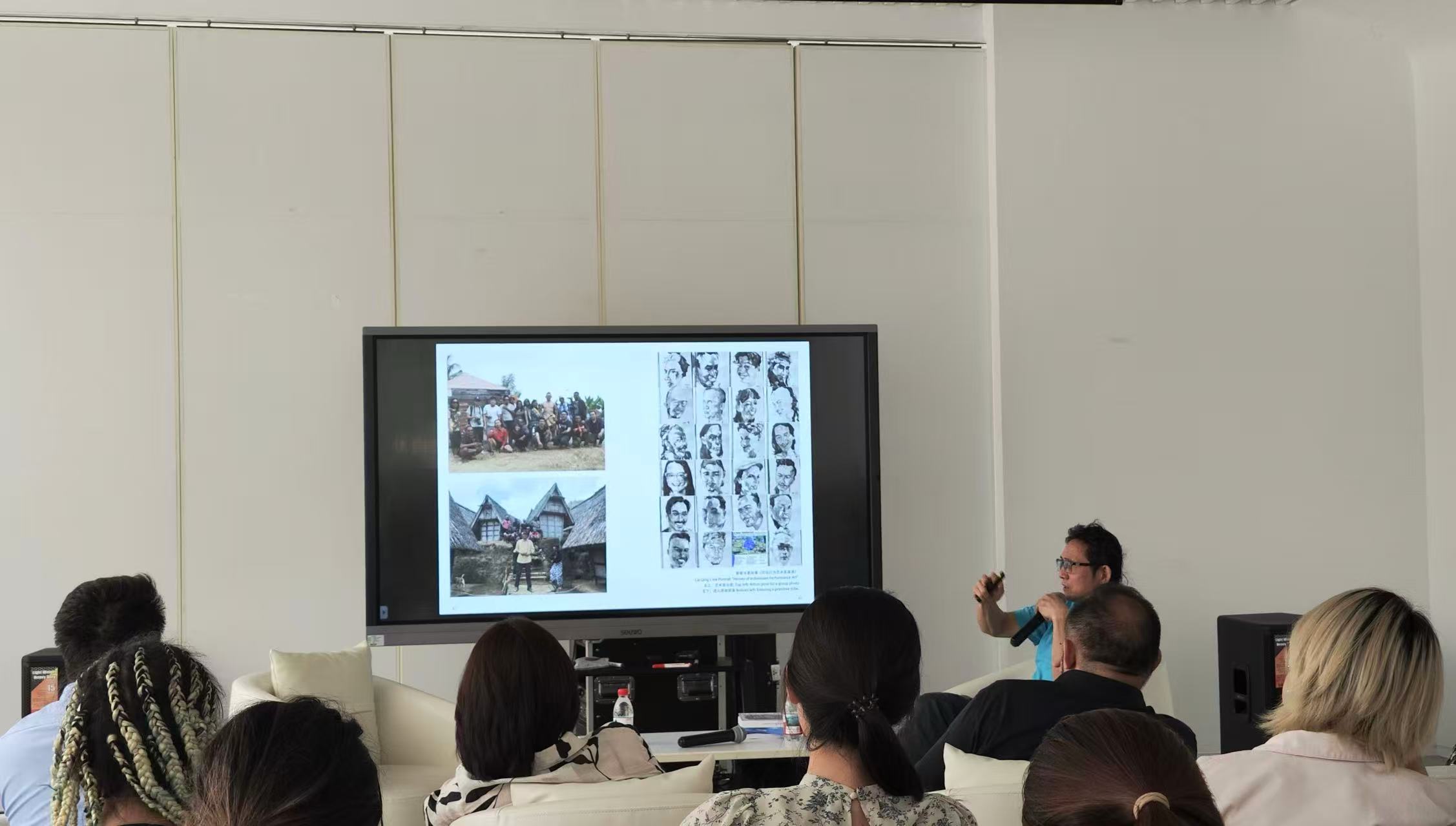 Cai Qing presenting his research
